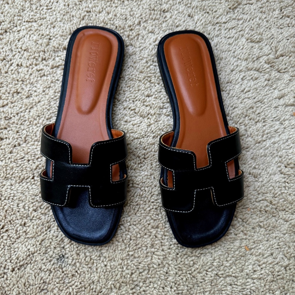 H Sandal size 6